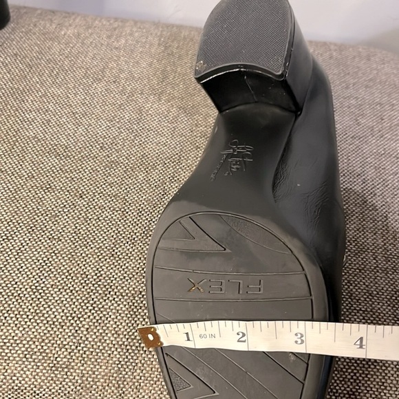 Life Stride soft system black loafers, size 9W. - Picture 9 of 11